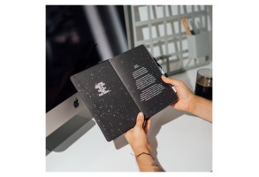 Премиум тефтер А5 + Светещ химикал STAR WARS DARTH VADER